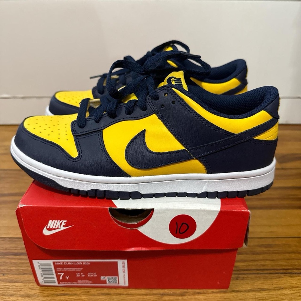 Nike Kids Navy and Yellow Sneakers